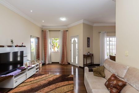 Sala de casa à venda com 3 quartos, 360m² em Pilarzinho, Curitiba