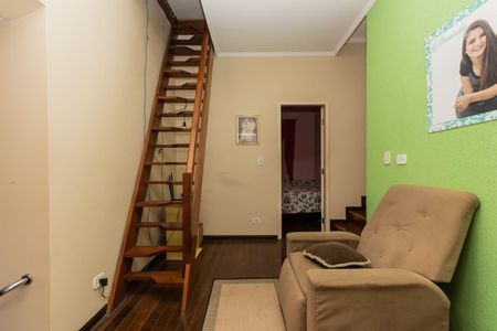 Casa à venda com 360m², 3 quartos e 2 vagas Casa à venda com 360m², 3 quartos e 2 vagasCorredor