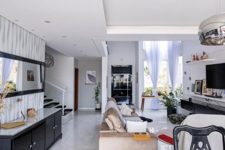 Casa para alugar com 327m², 4 quartos e 4 vagasSala