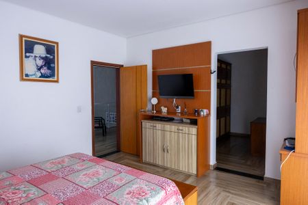 Casa para alugar com 327m², 4 quartos e 4 vagasSuíte 1