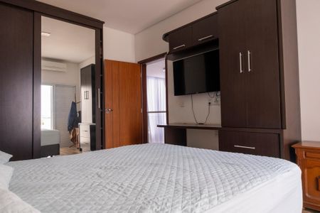 Casa para alugar com 327m², 4 quartos e 4 vagasSuíte 2