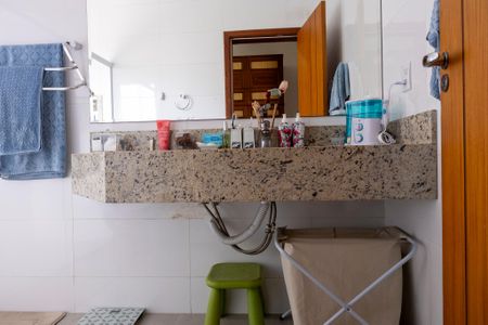 Casa para alugar com 327m², 4 quartos e 4 vagasBanheiro da Suíte 1