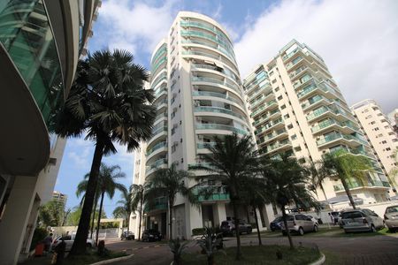 Apartamento para alugar com 70m², 2 quartos e 1 vagaFachada