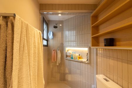 Apartamento à venda com 94m², 3 quartos e 1 vaga Apartamento à venda com 94m², 3 quartos e 1 vagaBanheiro