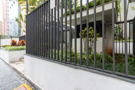 Apartamento à venda com 94m², 3 quartos e 1 vaga Apartamento à venda com 94m², 3 quartos e 1 vagaFachada
