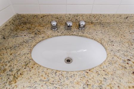 Apartamento à venda com 104m², 4 quartos e 2 vagas Apartamento à venda com 104m², 4 quartos e 2 vagasBanheiro da Suíte