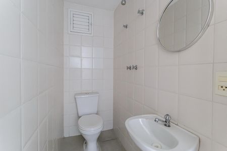 Apartamento à venda com 104m², 4 quartos e 2 vagas Apartamento à venda com 104m², 4 quartos e 2 vagasBanheiro de serviço