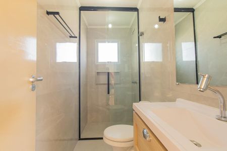 Casa de condomínio para alugar com 85m², 3 quartos e 2 vagas Casa de condomínio para alugar com 85m², 3 quartos e 2 vagasBanheiro da Suíte