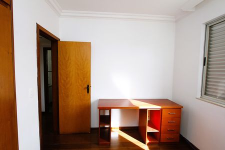 Apartamento para alugar com 100m², 3 quartos e 2 vagasQuarto 2