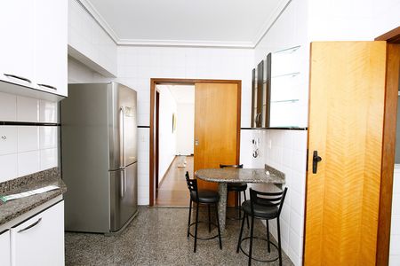 Apartamento para alugar com 100m², 3 quartos e 2 vagasCozinha