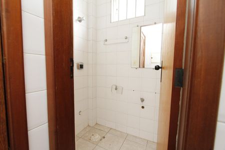 Apartamento para alugar com 100m², 3 quartos e 2 vagasBanheiro de serviço