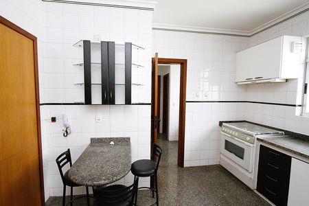 Apartamento para alugar com 100m², 3 quartos e 2 vagasCozinha