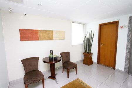 Apartamento para alugar com 100m², 3 quartos e 2 vagasHall de entrada