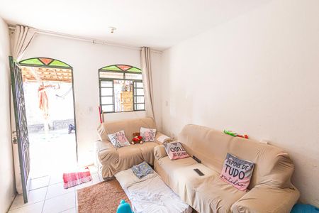 Casa à venda com 242m², 3 quartos e 4 vagasSala/ Casa 02