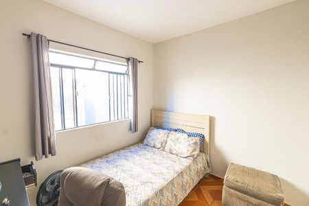 Casa à venda com 242m², 3 quartos e 4 vagasQuarto 2
