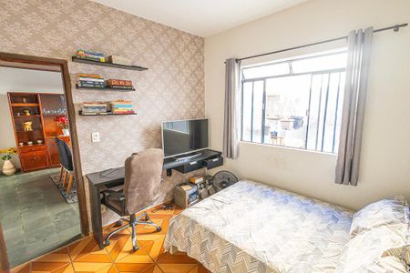 Casa à venda com 242m², 3 quartos e 4 vagasQuarto 2