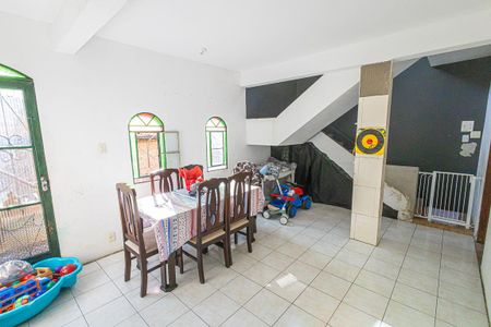 Casa à venda com 242m², 3 quartos e 4 vagasCopa