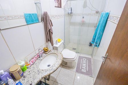 Casa à venda com 242m², 3 quartos e 4 vagasBanheiro