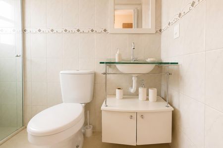 Studio para alugar com 47m², 1 quarto e 1 vaga Studio para alugar com 47m², 1 quarto e 1 vagaBanheiro