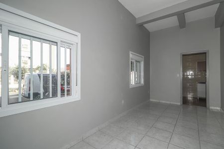 Sala de casa para alugar com 2 quartos, 60m² em Santa Maria Goretti, Porto Alegre