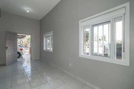 Sala de casa para alugar com 2 quartos, 60m² em Santa Maria Goretti, Porto Alegre