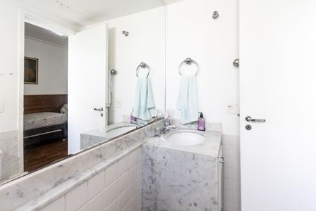 Apartamento à venda com 57m², 2 quartos e 2 vagas Apartamento à venda com 57m², 2 quartos e 2 vagasQuarto 1 - Banheiro da Suite