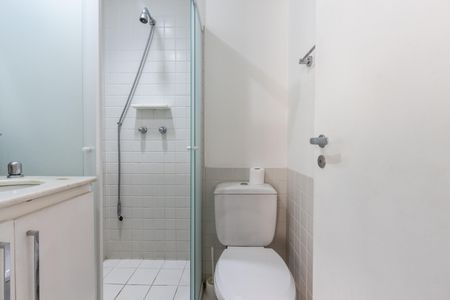 Apartamento à venda com 57m², 2 quartos e 2 vagas Apartamento à venda com 57m², 2 quartos e 2 vagasBanheiro do Corredor