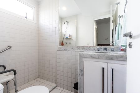 Apartamento à venda com 57m², 2 quartos e 2 vagas Apartamento à venda com 57m², 2 quartos e 2 vagasQuarto 1 - Banheiro da Suite
