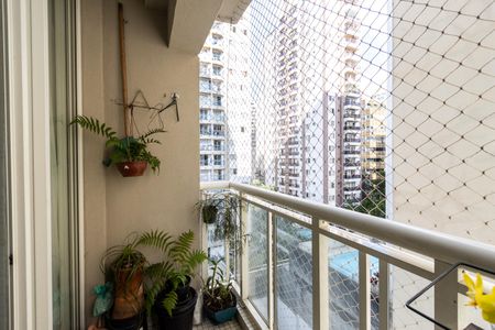 Apartamento à venda com 57m², 2 quartos e 2 vagas Apartamento à venda com 57m², 2 quartos e 2 vagasVaranda