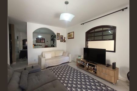 Sala de casa para alugar com 2 quartos, 120m² em Vila Dagmar, Belford Roxo