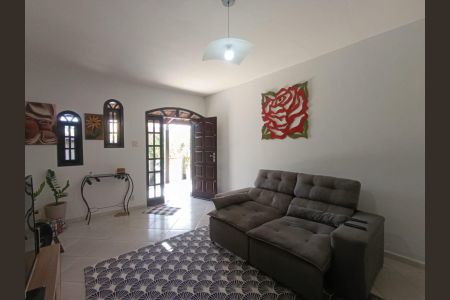 Sala de casa para alugar com 2 quartos, 120m² em Vila Dagmar, Belford Roxo