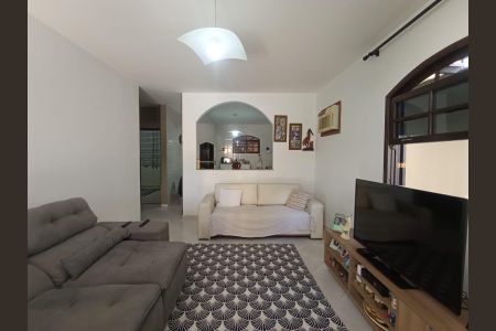 Sala de casa para alugar com 2 quartos, 120m² em Vila Dagmar, Belford Roxo