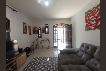 Sala de casa para alugar com 2 quartos, 120m² em Vila Dagmar, Belford Roxo