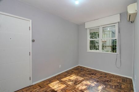 Sala de apartamento para alugar com 1 quarto, 42m² em Vila Ipiranga, Porto Alegre
