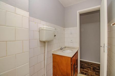 Banheiro de apartamento para alugar com 1 quarto, 42m² em Vila Ipiranga, Porto Alegre
