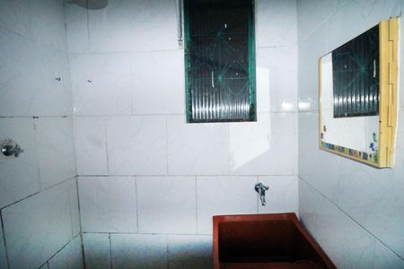 Banheiro de apartamento para alugar com 1 quarto, 50m² em Vista Alegre, Rio de Janeiro