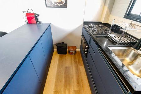 Apartamento para alugar com 26m², 1 quarto e 1 vaga Apartamento para alugar com 26m², 1 quarto e 1 vagaCozinha - Armários