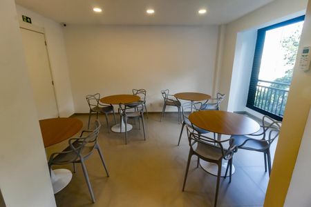 Apartamento para alugar com 26m², 1 quarto e 1 vaga Apartamento para alugar com 26m², 1 quarto e 1 vagaÁrea comum - Salão de festas
