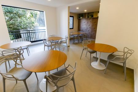 Apartamento para alugar com 26m², 1 quarto e 1 vaga Apartamento para alugar com 26m², 1 quarto e 1 vagaÁrea comum - Salão de festas
