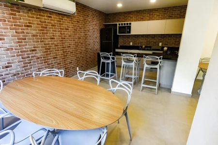 Apartamento para alugar com 26m², 1 quarto e 1 vaga Apartamento para alugar com 26m², 1 quarto e 1 vagaÁrea comum - Salão de festas