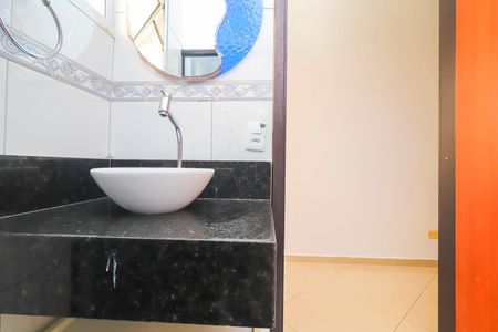 Casa para alugar com 150m², 2 quartos e 2 vagasBanheiro da Suíte 1