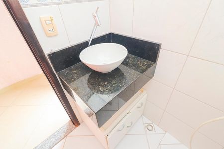 Casa para alugar com 150m², 2 quartos e 2 vagasBanheiro da Suíte 2
