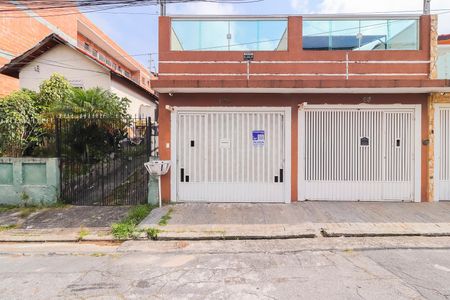 Casa para alugar com 150m², 2 quartos e 2 vagasFachada