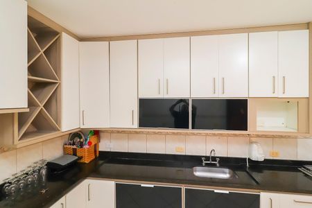 Casa para alugar com 150m², 2 quartos e 2 vagasCozinha - Armários