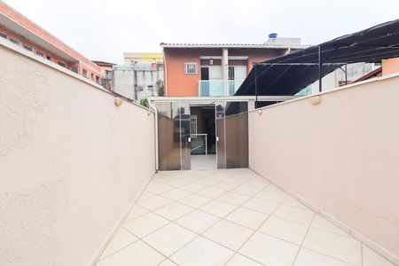 Casa para alugar com 150m², 2 quartos e 2 vagasSacada da Sala