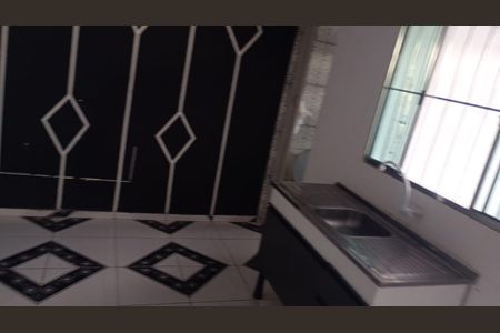 Casa à venda com 100m², 7 quartos e 2 vagas Casa à venda com 100m², 7 quartos e 2 vagasCozinha