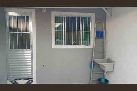 Casa à venda com 100m², 7 quartos e 2 vagas Casa à venda com 100m², 7 quartos e 2 vagasÁrea externa