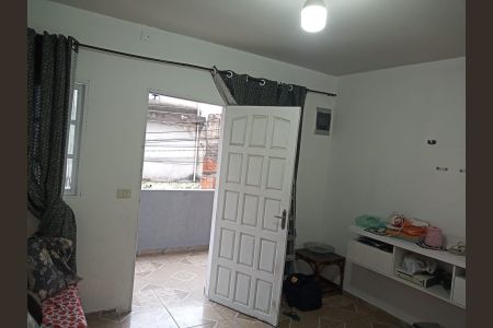 Casa à venda com 100m², 7 quartos e 2 vagas Casa à venda com 100m², 7 quartos e 2 vagasSala