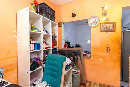 Casa à venda com 70m², 2 quartos e 1 vagaSalão / Garagem