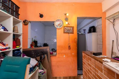 Casa à venda com 70m², 2 quartos e 1 vagaSalão / Garagem